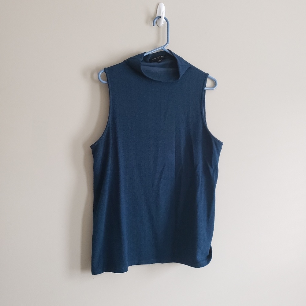 Banana Republic sleeveless mock turtleneck